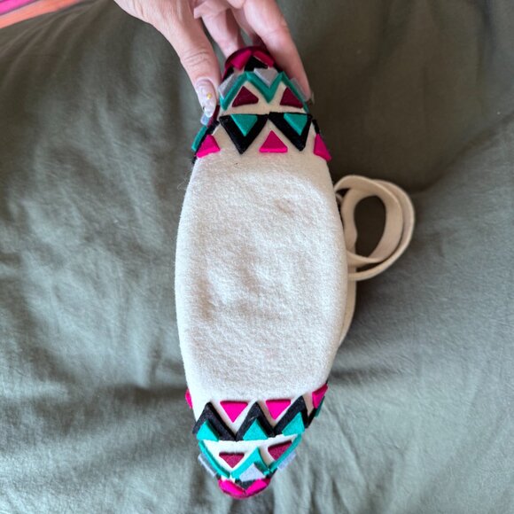 Fun, bright small purse with geometric patterns - Picture 3 of 5